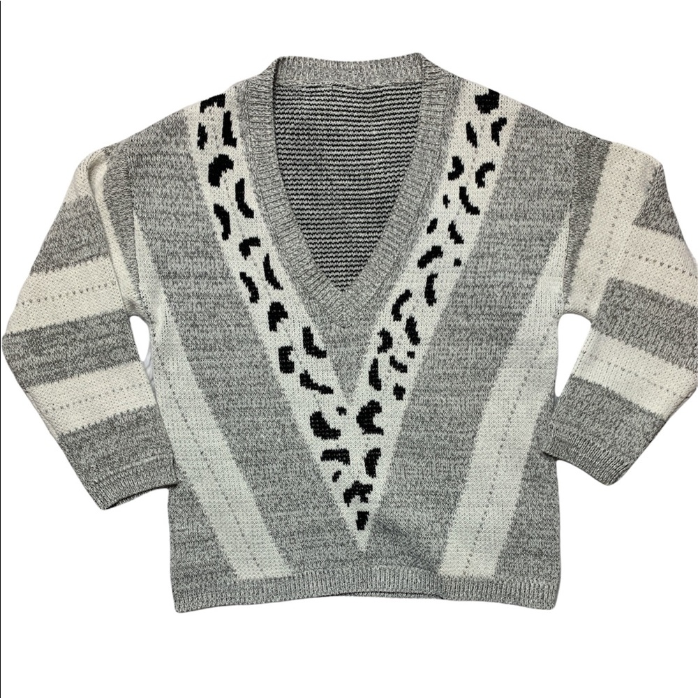 Medium Black White Grey Dalmatian Print V Neck Sweater